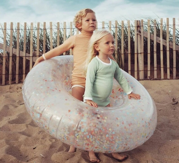 Aro inflable confetti Sunnylife